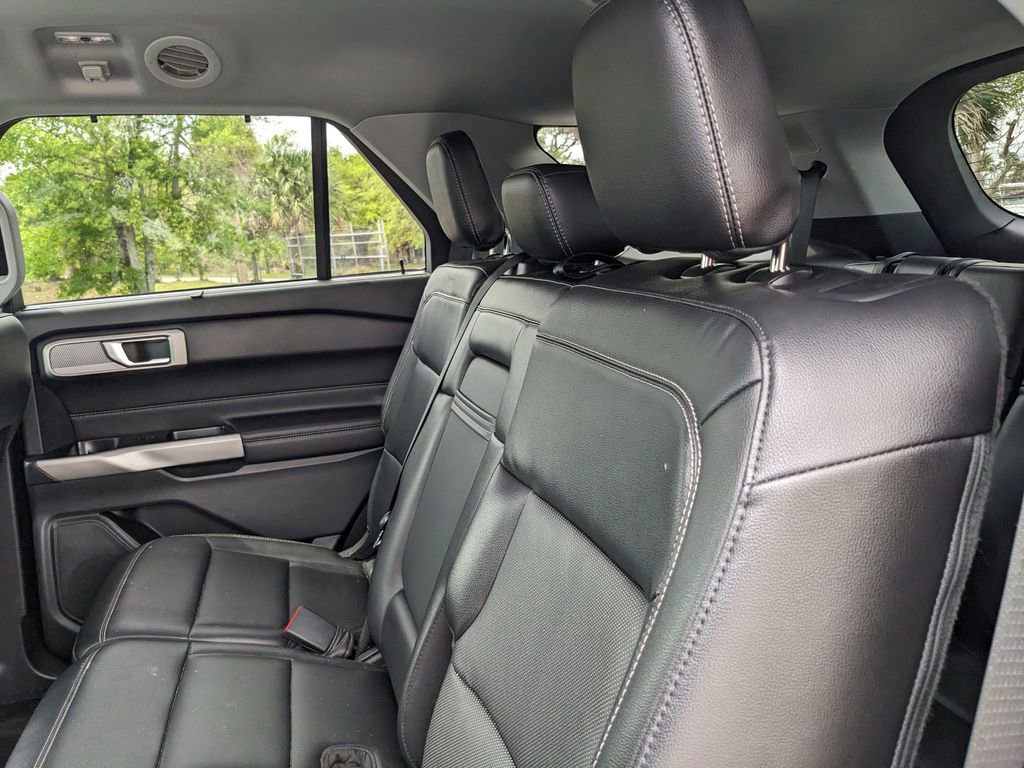 Certified 2021 Ford Explorer Limited w/ Equipment Group 301A image 18