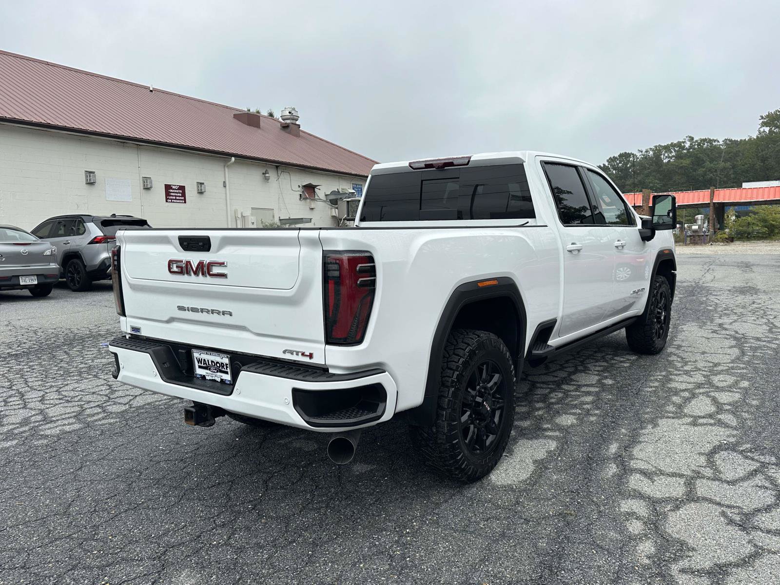 Used 2024 GMC Sierra 2500 AT4 w/ AT4 Premium Plus Package AWD/4WD image 6