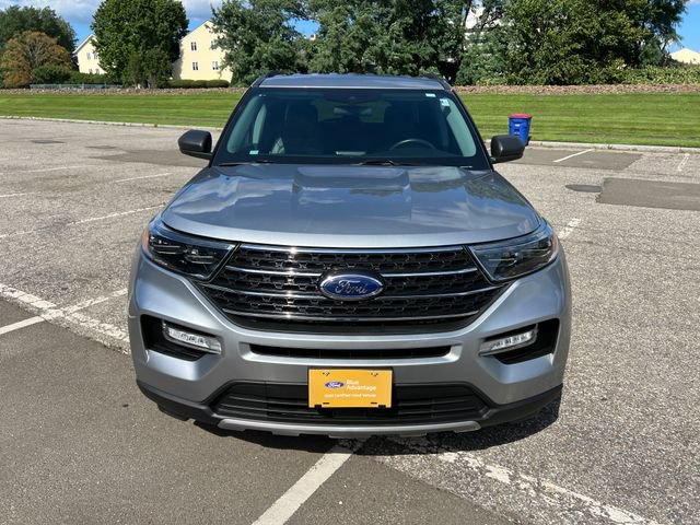 Certified 2023 Ford Explorer XLT w/ Equipment Group 202A AWD/4WD image 3