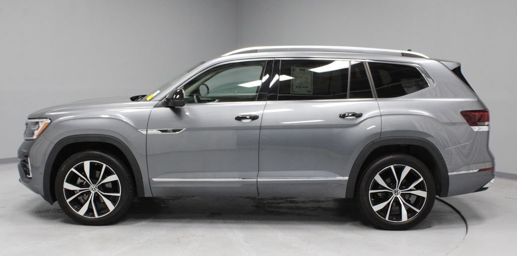 Used 2024 Volkswagen Atlas SEL Premium R-Line AWD/4WD image 9