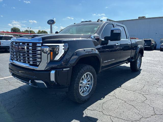 Used 2024 GMC Sierra 2500 Denali w/ Denali Reserve Package AWD/4WD image 1