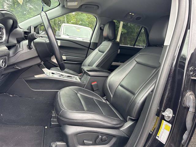 Certified 2023 Ford Explorer XLT w/ Equipment Group 202A AWD/4WD image 28