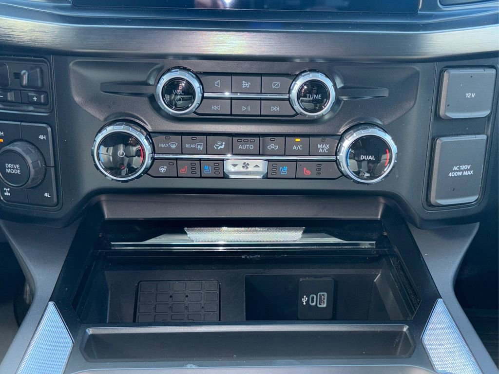 Certified 2024 Ford F250 Lariat w/ Sport Appearance Package image 19