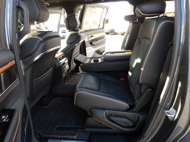 Used 2023 Jeep Grand Wagoneer Series III image 28