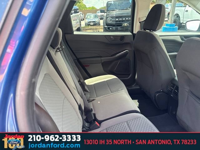 Certified 2022 Ford Escape SE w/ SE Sport Appearance Package FWD image 8