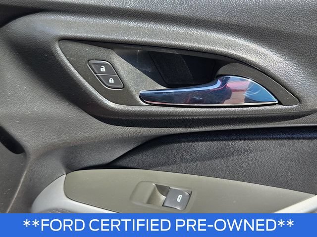 Used 2024 Chevrolet Trax RS FWD image 12