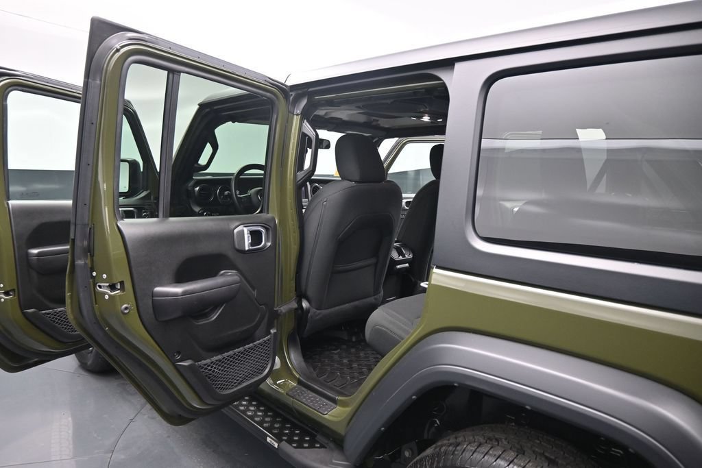Used 2021 Jeep Wrangler Unlimited Sport AWD/4WD image 16