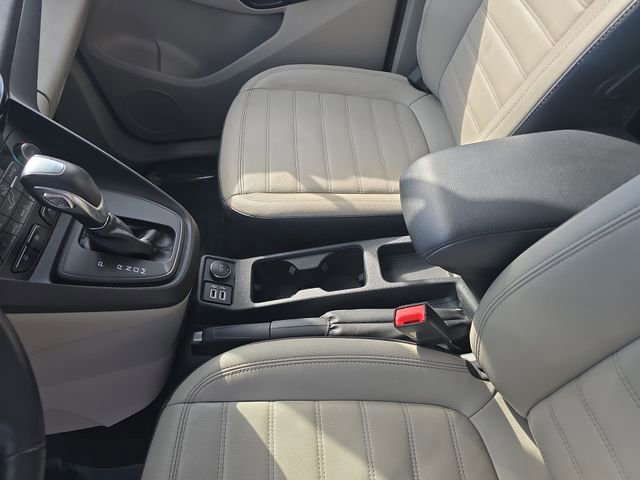 Certified 2020 Ford Transit Connect Titanium image 21