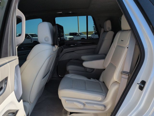 Used 2024 Cadillac Escalade Sport Platinum w/ LPO, ONYX Package AWD/4WD image 16