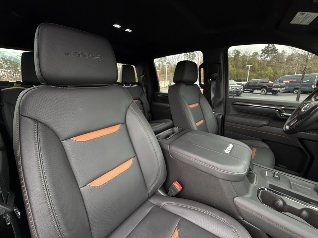 Used 2025 GMC Sierra 2500 AT4 w/ AT4 Preferred Package image 30