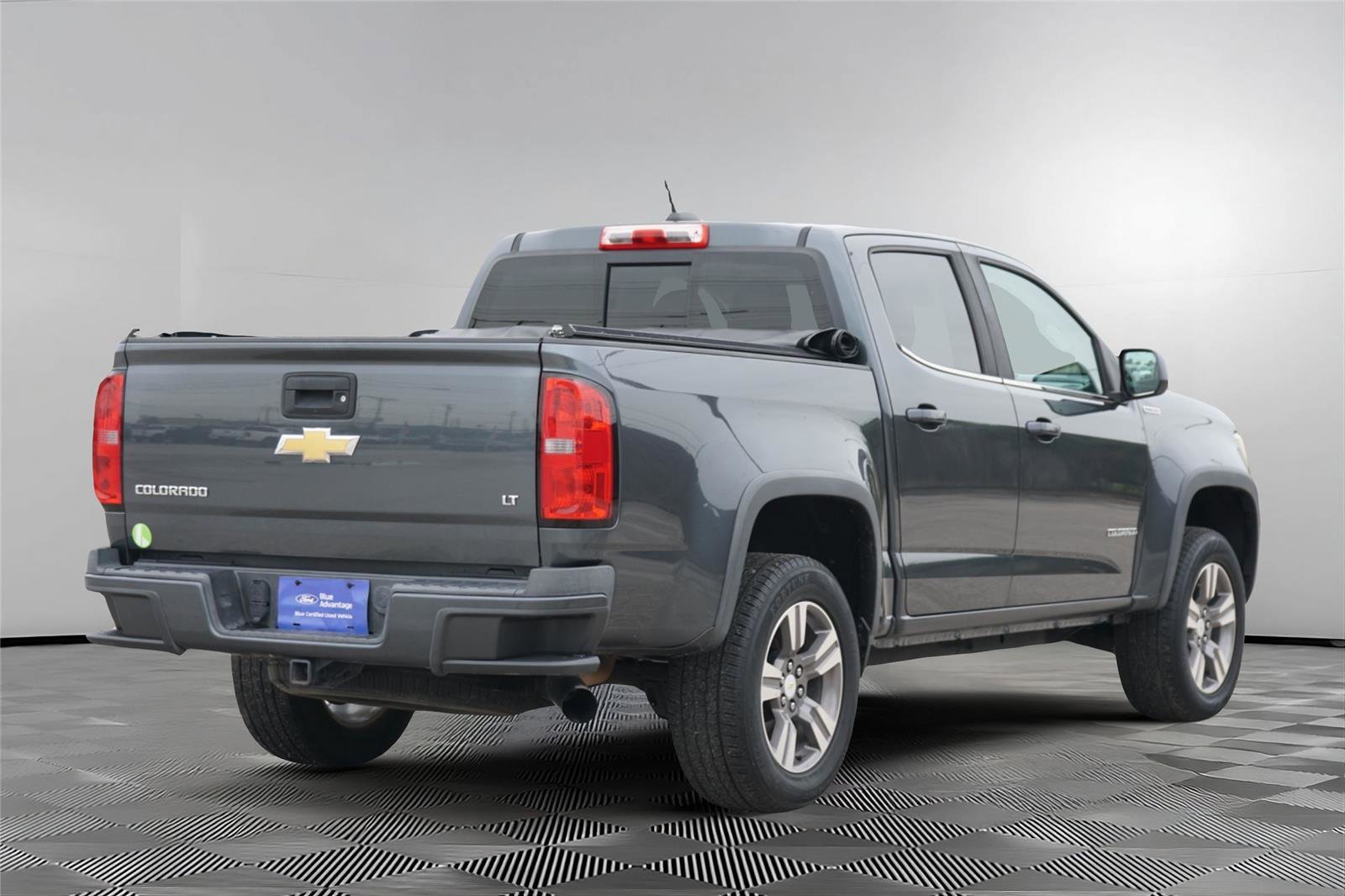 Used 2017 Chevrolet Colorado LT w/ LT Convenience Package RWD image 5