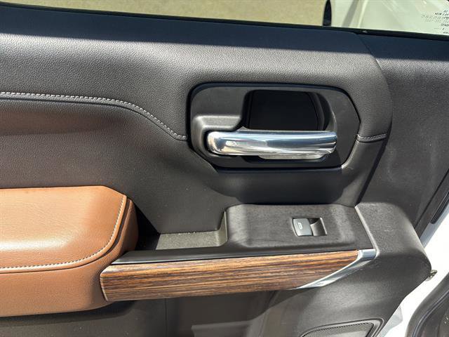 Used 2019 Chevrolet Silverado 1500 High Country w/ High Country Premium Package image 17