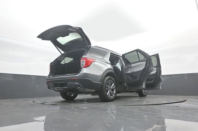 Certified 2024 Ford Explorer XLT w/ Equipment Group 202A image 28