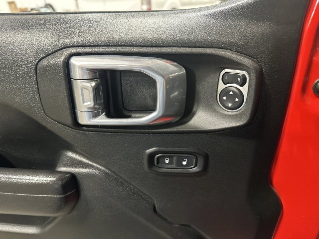 Used 2021 Jeep Wrangler Unlimited Rubicon w/ Dual Top Group AWD/4WD image 19