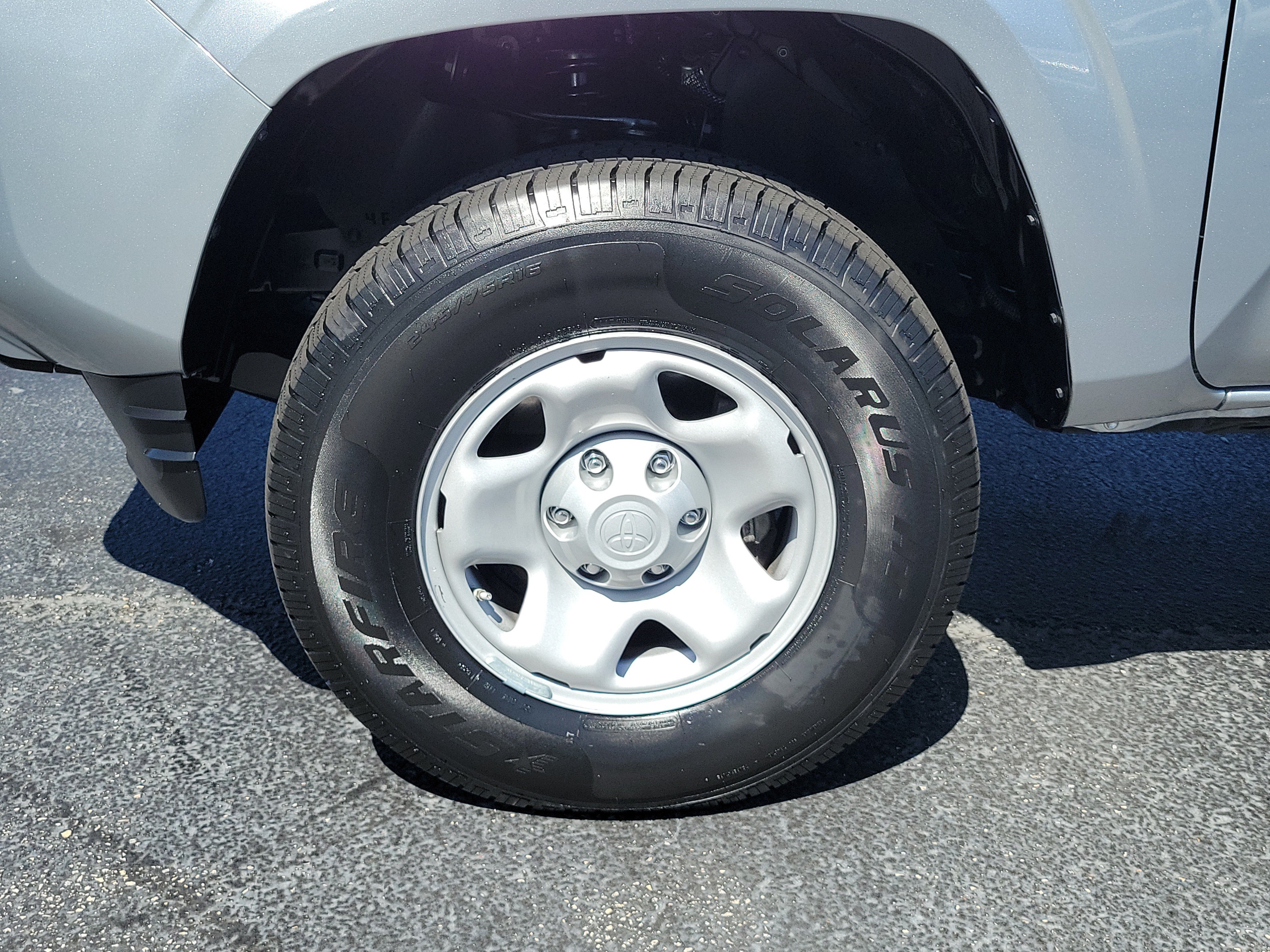 Used 2023 Toyota Tacoma SR AWD/4WD image 5