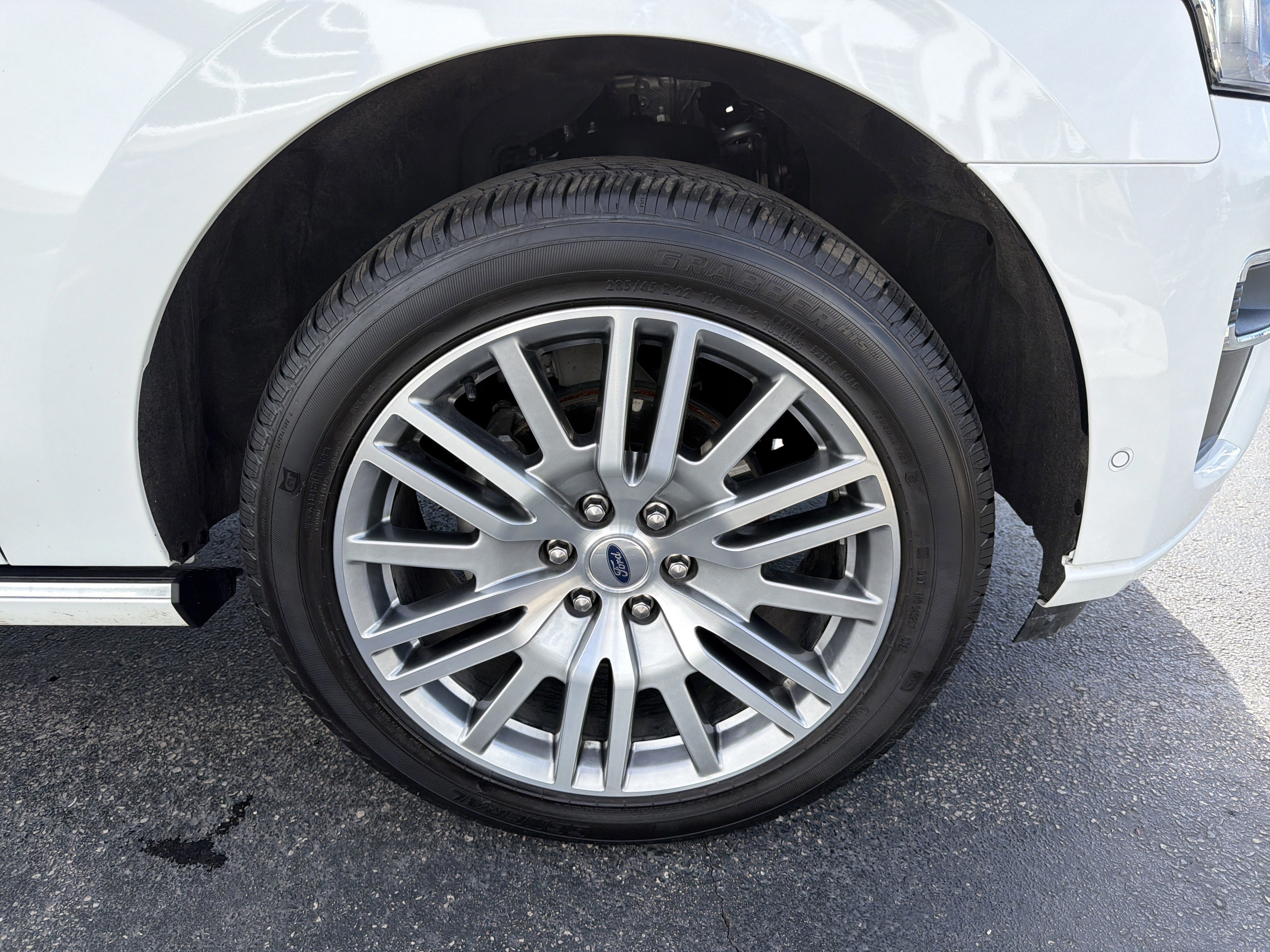 Certified 2024 Ford Expedition Max Platinum image 15