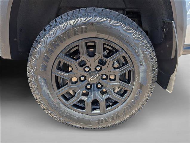 Used 2025 Chevrolet Colorado Trail Boss AWD/4WD image 28