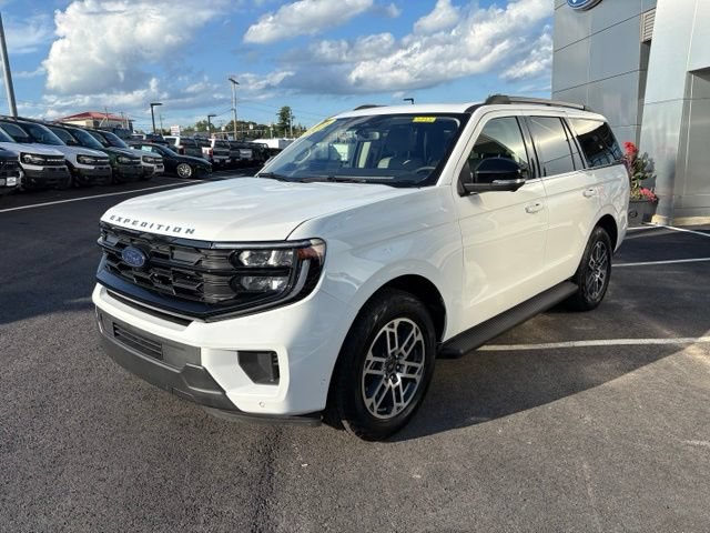 Certified 2025 Ford Expedition Active AWD/4WD image 7
