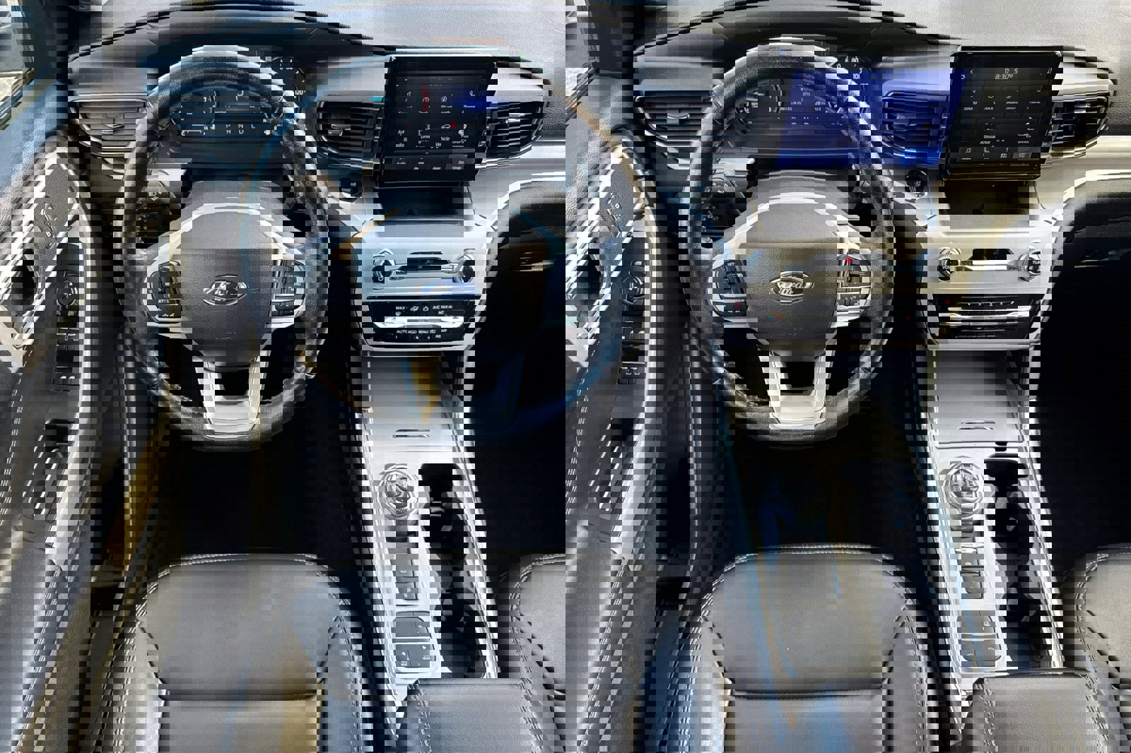 Certified 2022 Ford Explorer XLT w/ Equipment Group 202A image 15