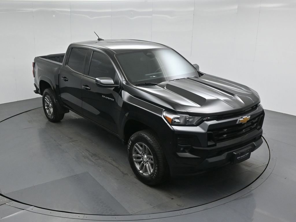 Used 2023 Chevrolet Colorado LT w/ LT Convenience Package image 4