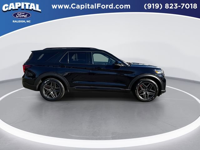 Certified 2025 Ford Explorer ST image 9