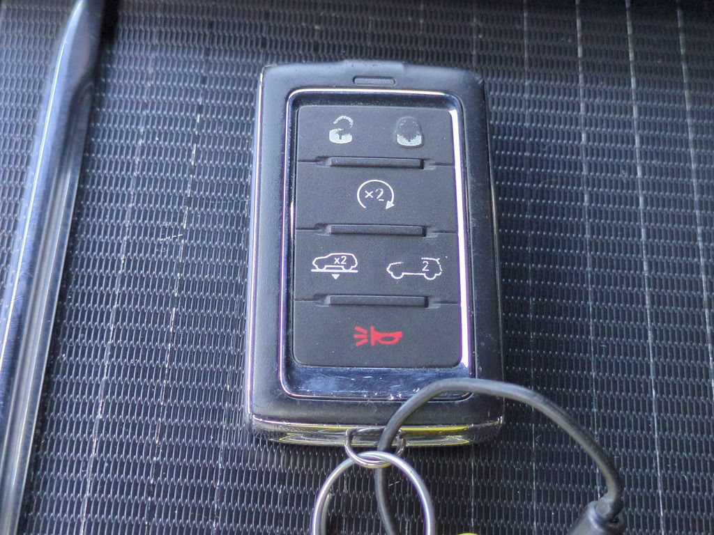 Used 2024 Jeep Grand Wagoneer L Series II w/ Quick Order Packagew 28T AWD/4WD image 32
