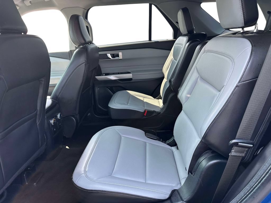 Certified 2021 Ford Explorer XLT w/ Equipment Group 202A AWD/4WD image 12