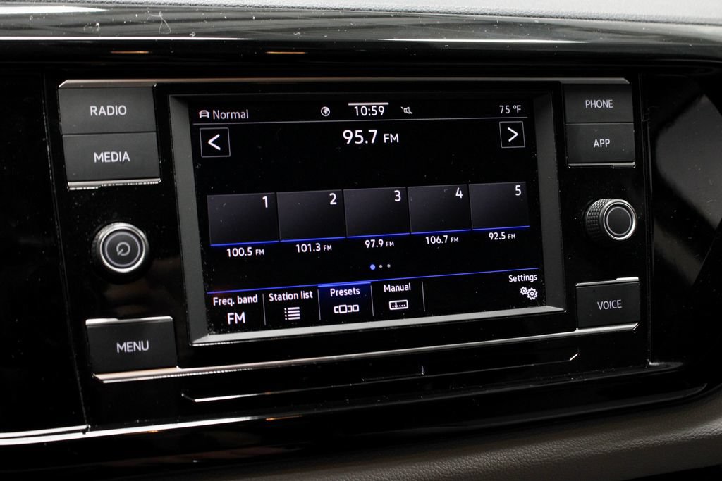 Used 2024 Volkswagen Taos S AWD/4WD image 3