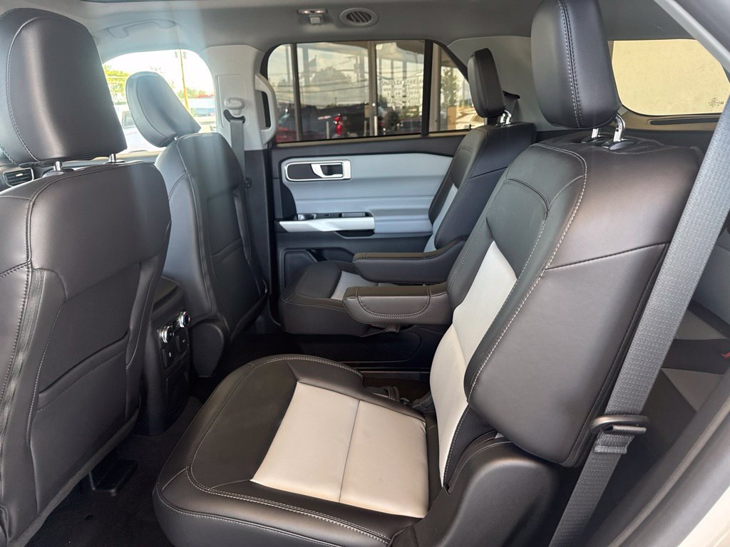 Certified 2024 Ford Explorer XLT w/ Equipment Group 202A AWD/4WD image 15
