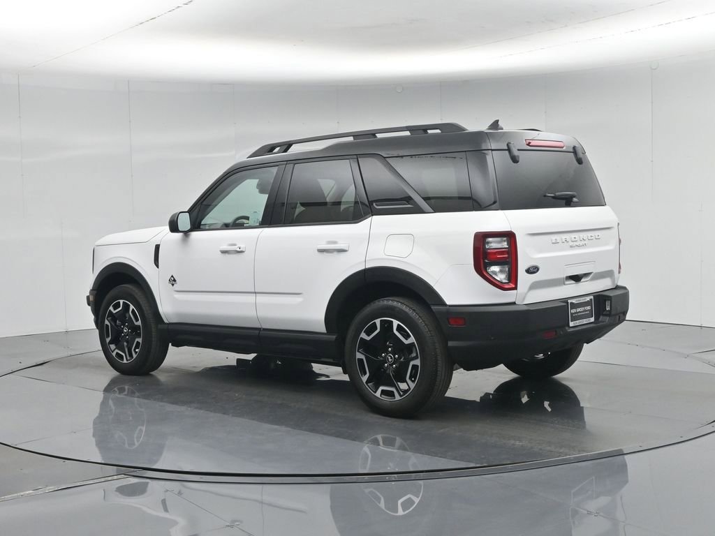 Certified 2024 Ford Bronco Sport Outer Banks w/ Tech Package AWD/4WD image 7