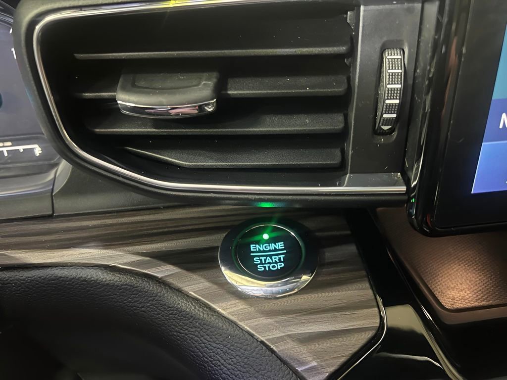 Certified 2021 Ford Explorer Limited w/ Equipment Group 301A image 17