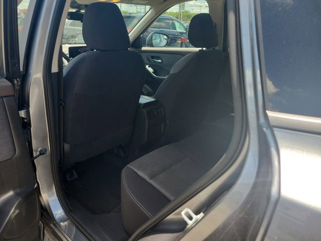 Used 2023 Nissan Rogue SV AWD/4WD image 10