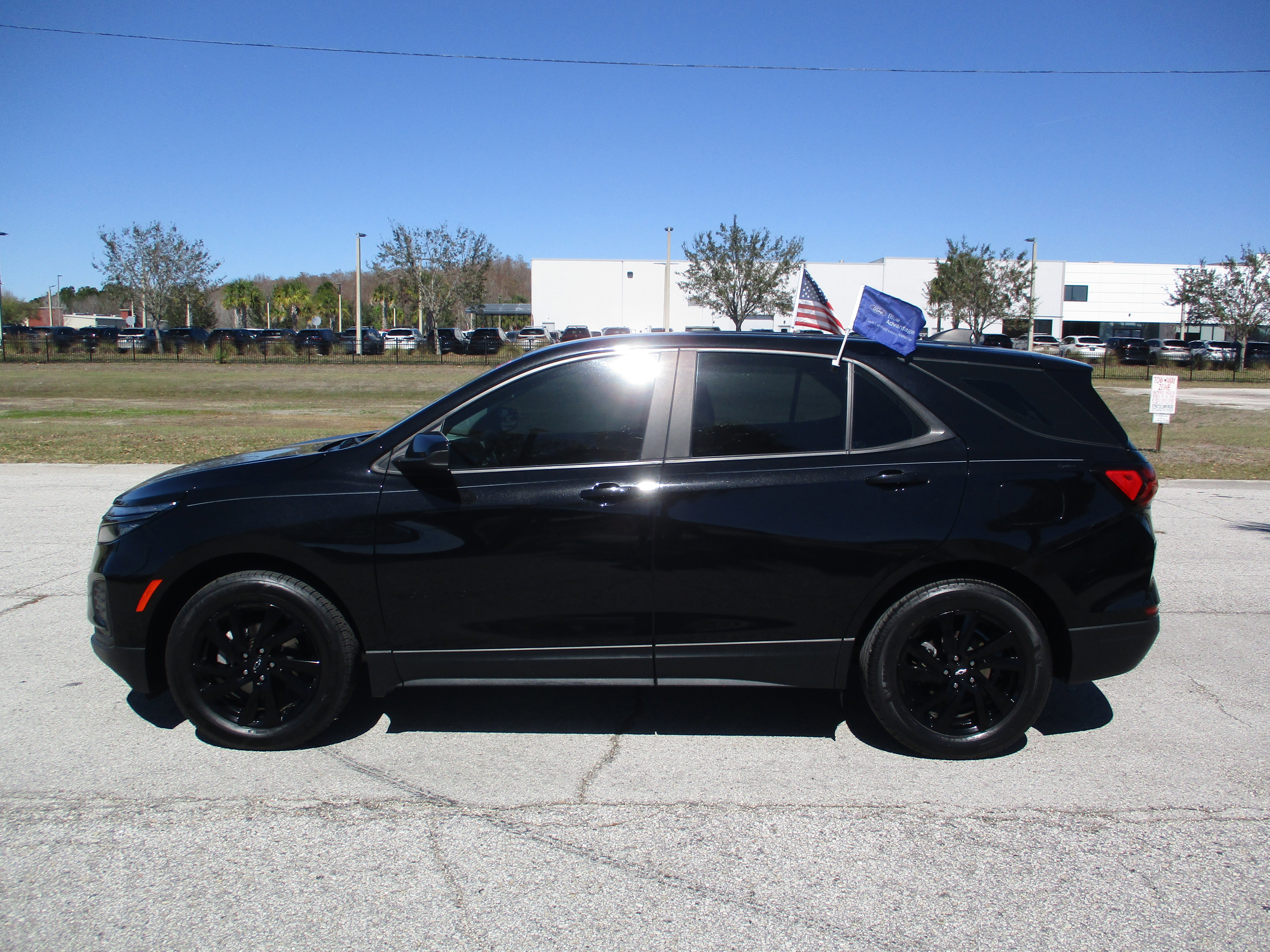 Used 2023 Chevrolet Equinox LS w/ Midnight Edition image 2