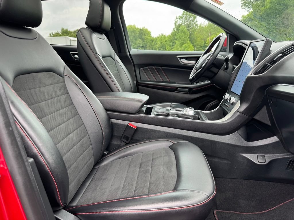 Certified 2024 Ford Edge ST-Line AWD/4WD image 18