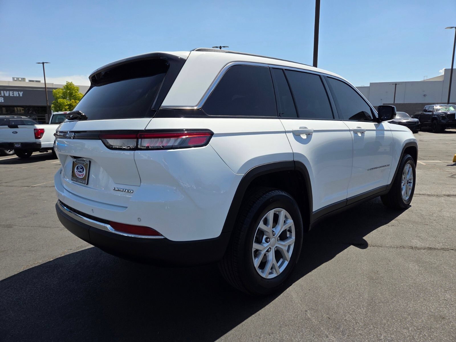 Used 2023 Jeep Grand Cherokee Limited RWD image 6