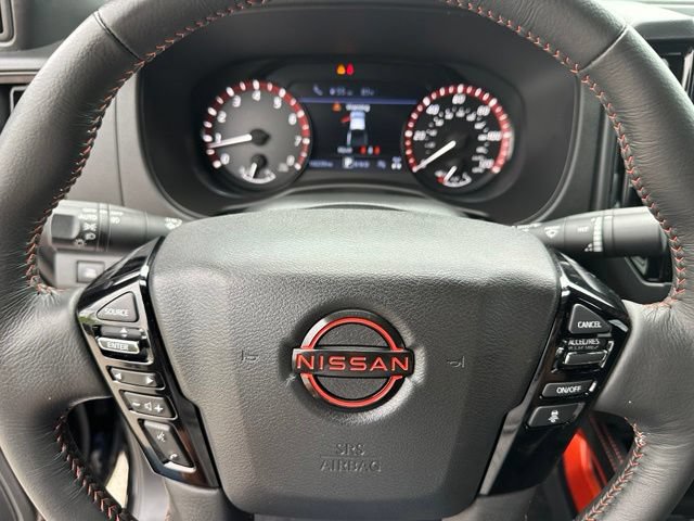 Used 2025 Nissan Frontier PRO-4X AWD/4WD image 41
