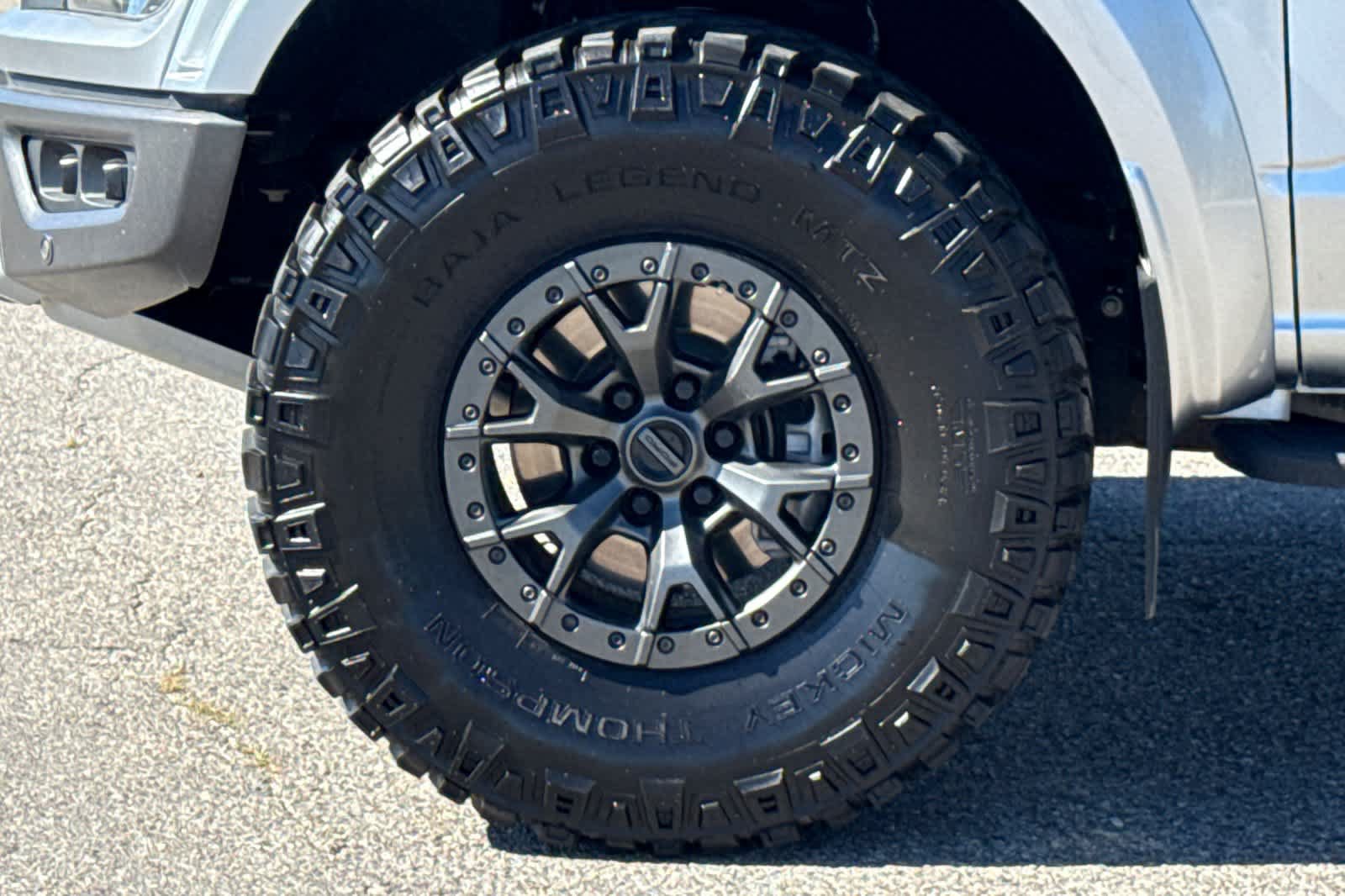 Certified 2022 Ford F150 Raptor w/ Raptor 37 Performance Package AWD/4WD image 26