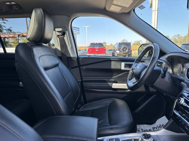 Certified 2022 Ford Explorer Limited w/ Equipment Group 301A RWD image 12