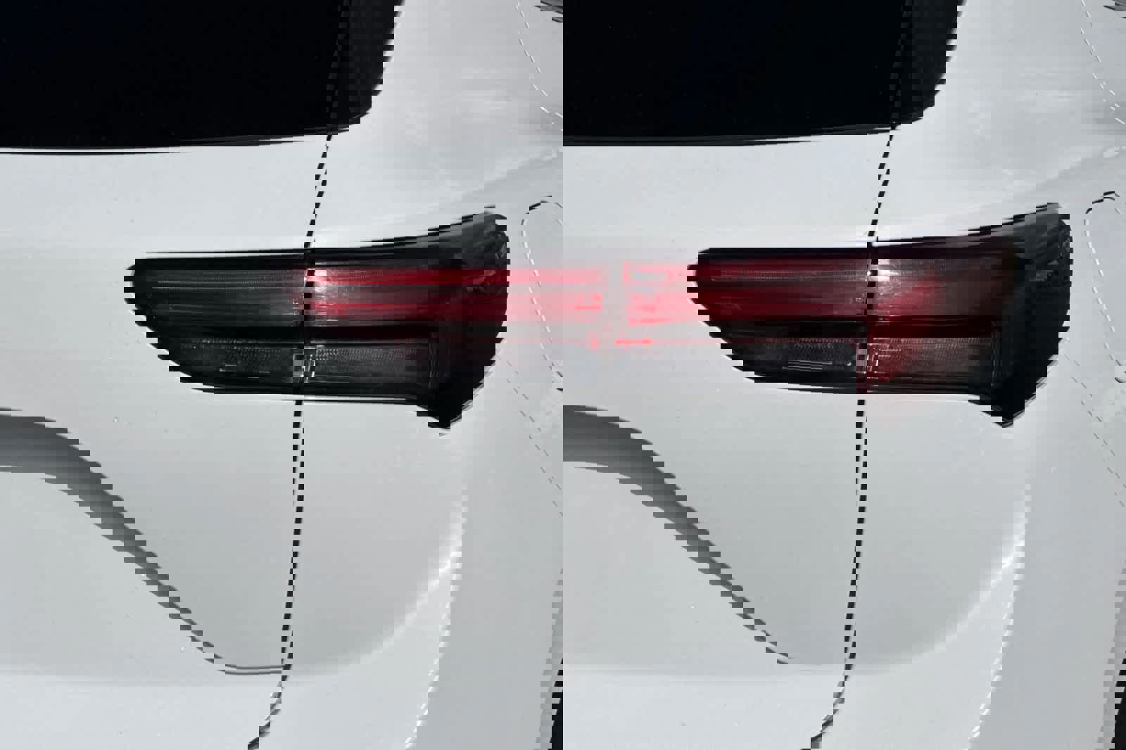 Used 2023 Buick Envision Essence image 27