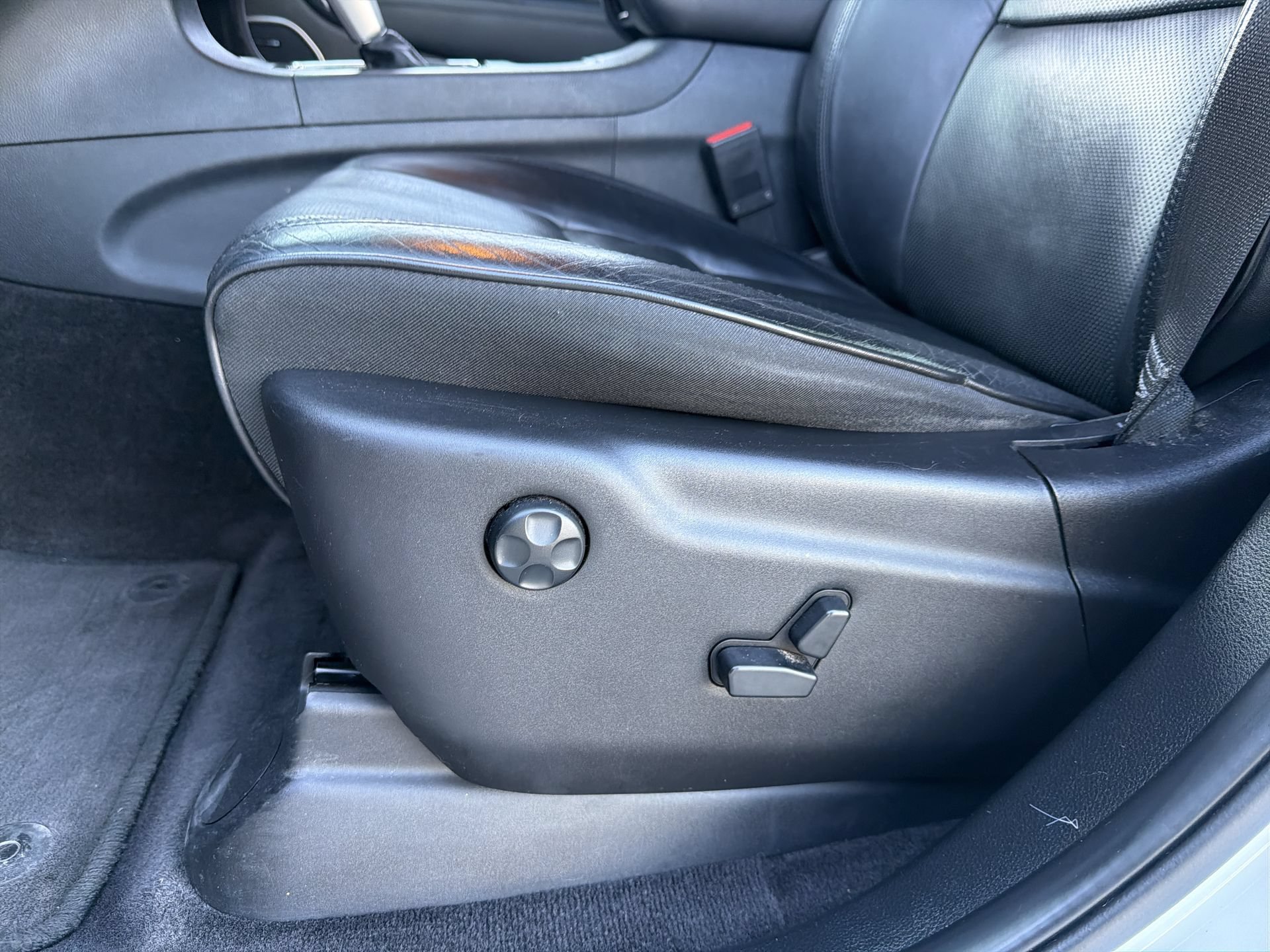 Used 2018 Jeep Grand Cherokee High Altitude RWD image 12
