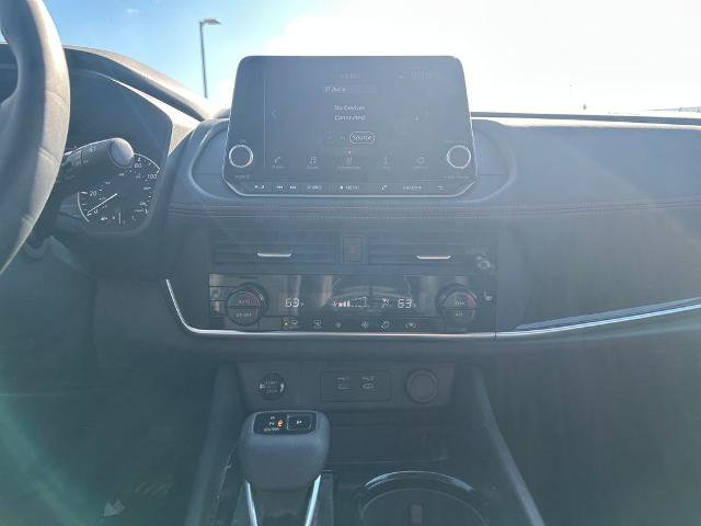 Used 2025 Nissan Rogue SV AWD/4WD image 27
