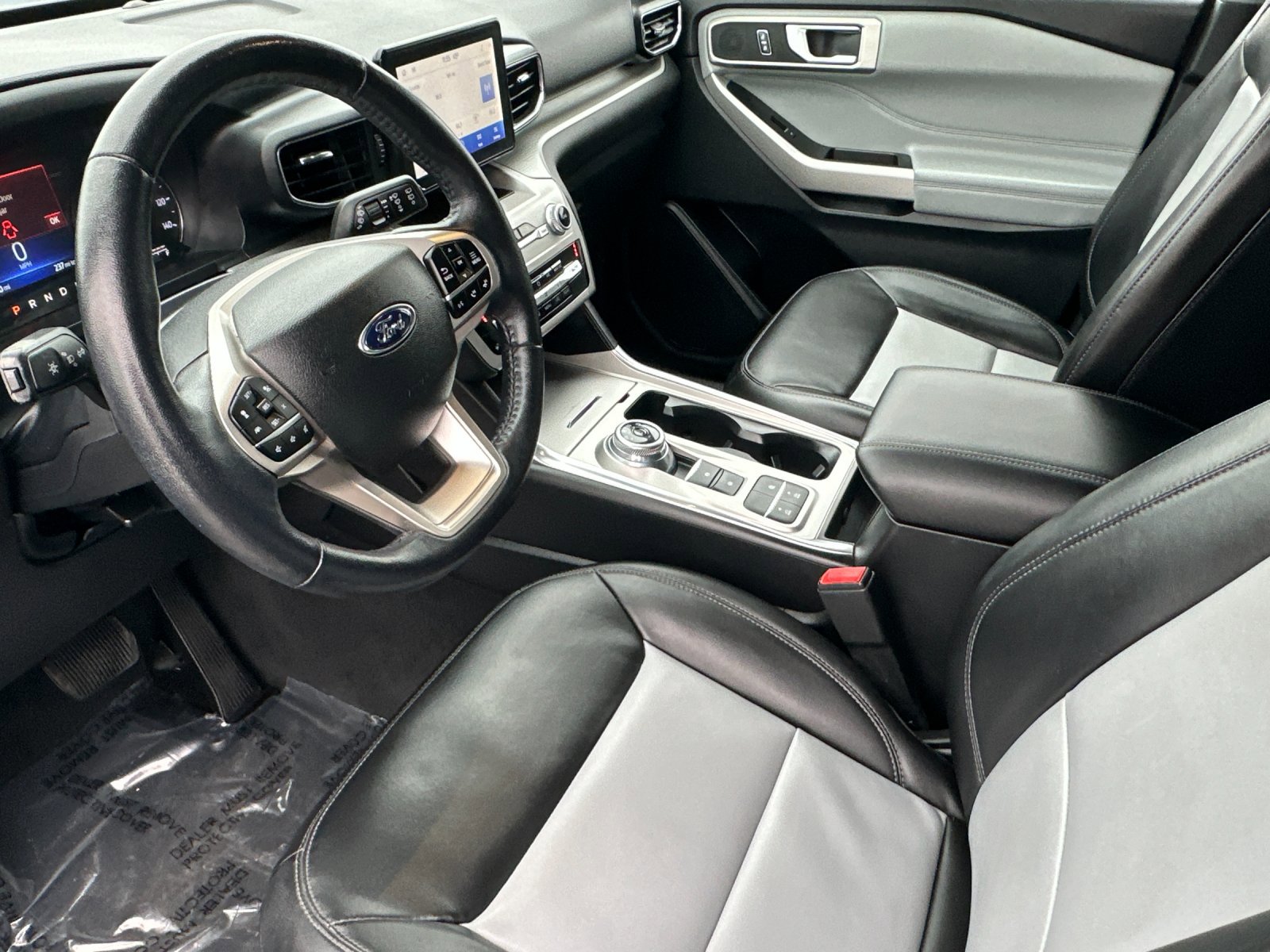 Certified 2022 Ford Explorer XLT w/ Equipment Group 202A image 11