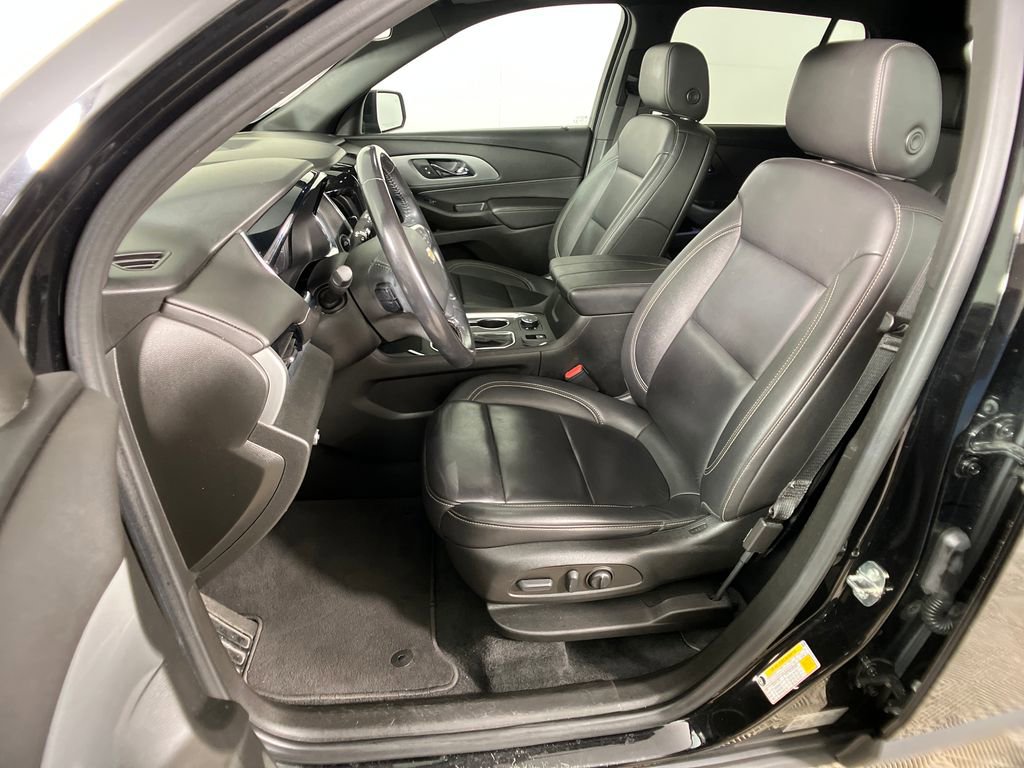 Used 2022 Chevrolet Traverse LT image 29