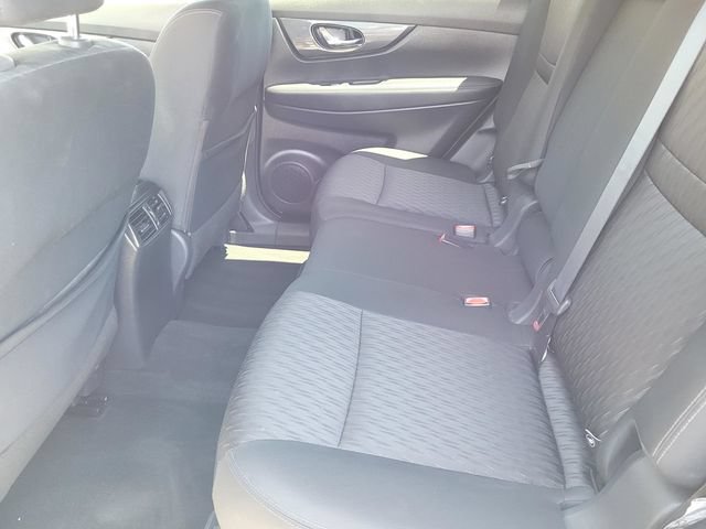 Used 2019 Nissan Rogue SV FWD image 12