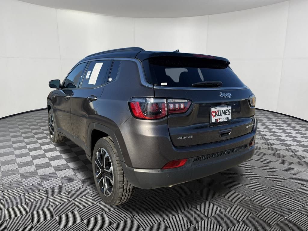 Used 2024 Jeep Compass Limited image 3