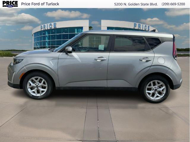 Used 2023 Kia Soul LX w/ Option Group 015 FWD image 8