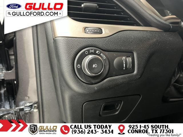 Used 2018 Jeep Cherokee Latitude w/ Altitude Package FWD image 19
