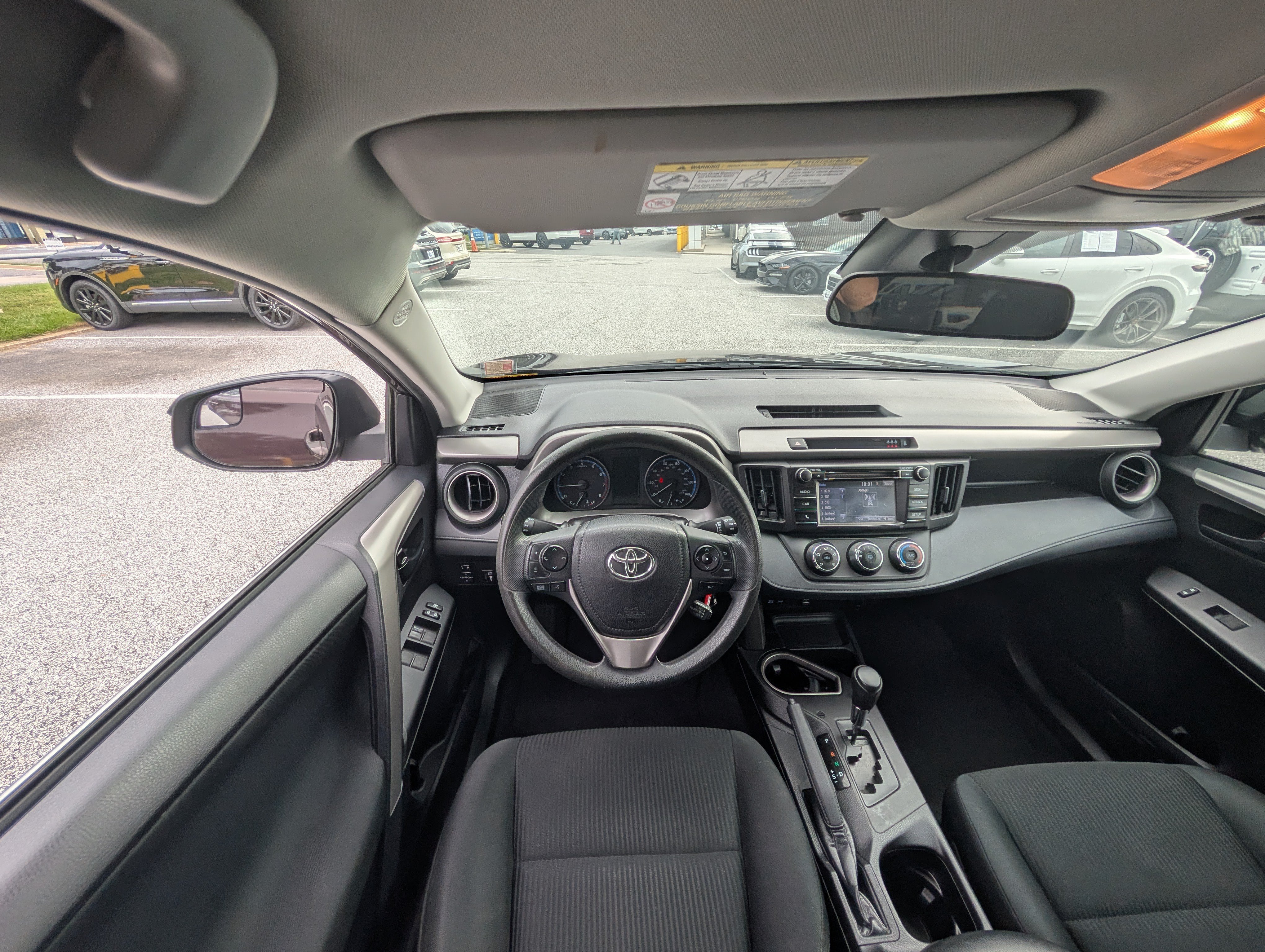 Used 2018 Toyota RAV4 LE w/ Carpet Mat Package AWD/4WD image 17