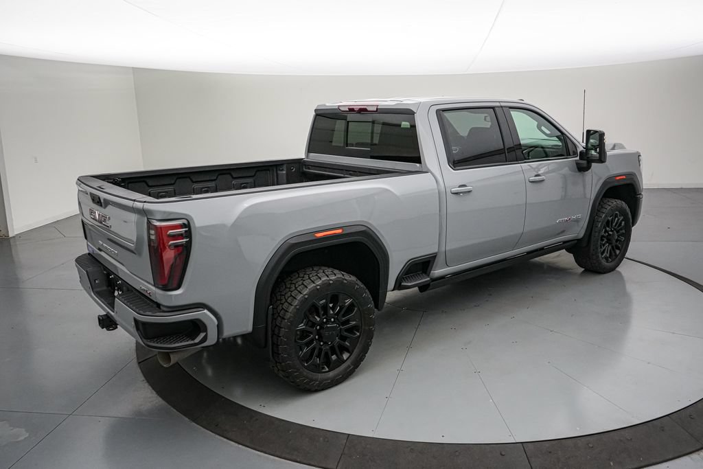 Used 2024 GMC Sierra 2500 AT4 w/ AT4 Preferred Package AWD/4WD image 4
