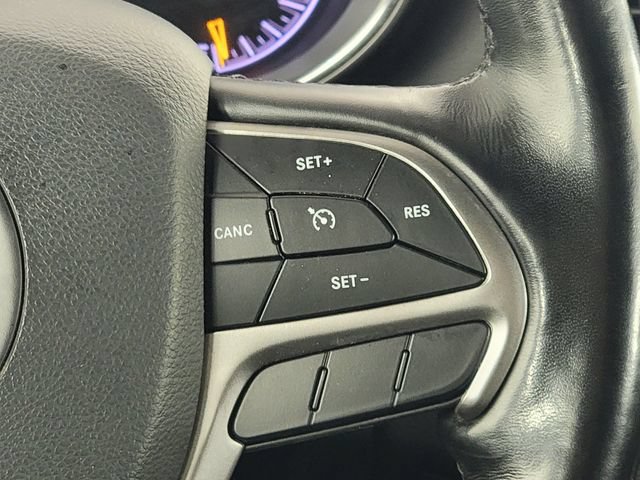 Used 2020 Jeep Grand Cherokee Altitude AWD/4WD image 26